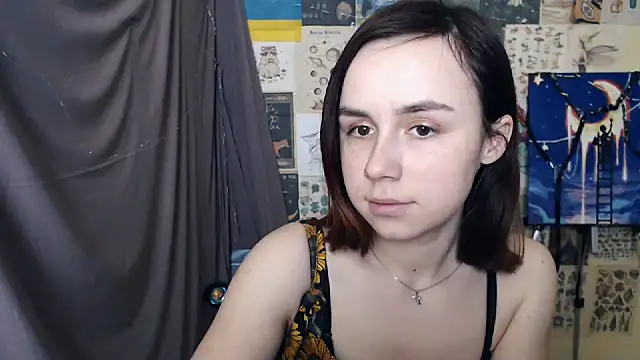 Snapshot of VeryVeryVeryShy_ chatting on February 20, 2025, 12:47 pm VeryVeryVeryShy online show from February 20, 2025, 12:47 pm
