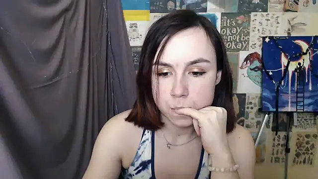 Snapshot of VeryVeryVeryShy_ chatting on February 22, 2025, 9:45 am VeryVeryVeryShy online show from February 22, 2025, 9:45 am