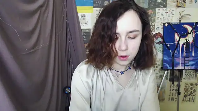 Snapshot of VeryVeryVeryShy_ chatting on February 23, 2025, 6:49 am VeryVeryVeryShy online show from February 23, 2025, 6:49 am