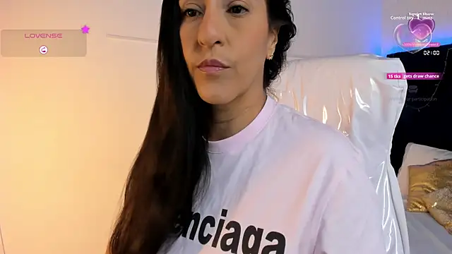 lauren fit online show from October 25, 2025, 7:58 pm