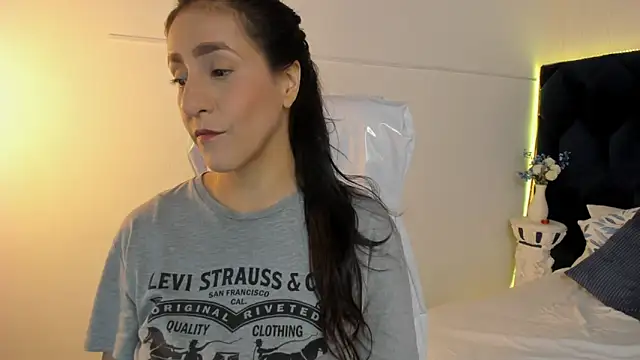 lauren fit online show from February 22, 2026, 4:30 pm