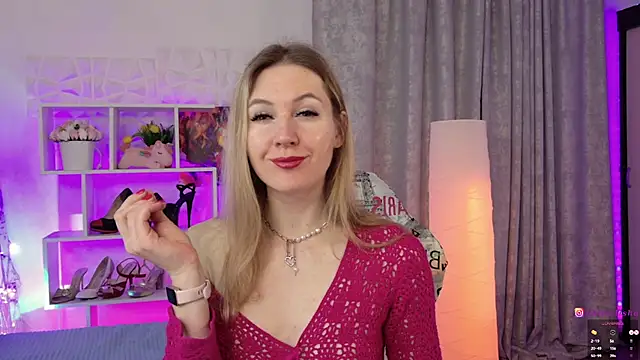 Snapshot of Hello_Lisha chatting on March 12, 2025, 8:19 am Hello Lisha online show from March 12, 2025, 8:19 am