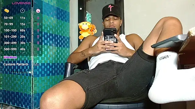 Bigcock 21cm  online show from May 14, 2026, 11:18 am