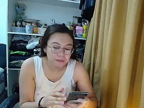 crizzybel online show from April 3, 2026, 6:58 pm