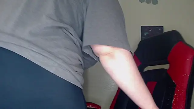 ToxicLilly online show from February 8, 2025, 9:35 am