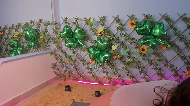 isa kiss online show from March 18, 2025, 12:06 pm