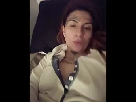 prettypurplep online show from November 13, 2025, 2:59 am