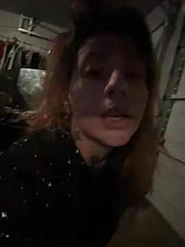 prettypurplep online show from December 1, 2025, 7:20 am