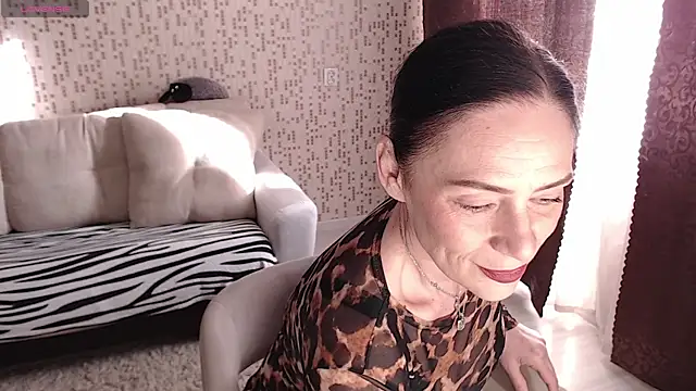 BelovedLady online show from November 3, 2025, 6:18 am