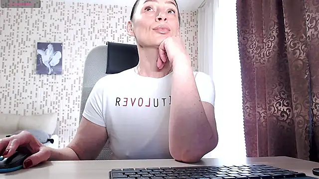 BelovedLady online show from April 15, 2026, 7:36 am