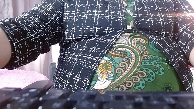 Snapshot of Keyla01_ chatting on February 16, 2026, 5:00 pm Keyla01 online show from February 16, 2026, 5:00 pm