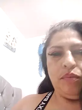 Keyla01  online show from October 26, 2025, 6:25 am