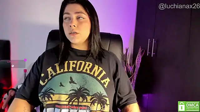 lucy26  online show from April 10, 2026, 2:40 am