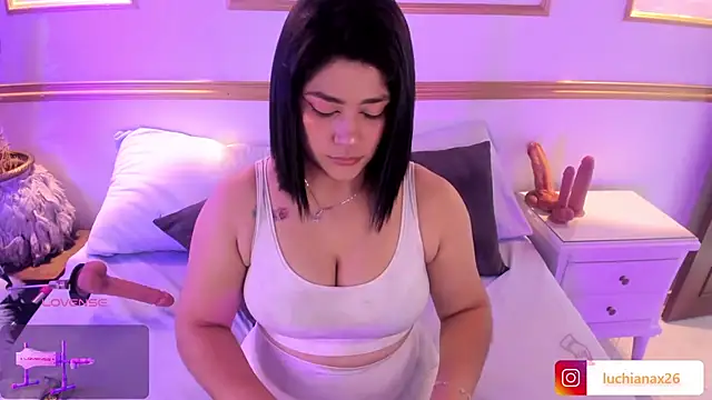 lucy26  online show from September 10, 2025, 2:21 am