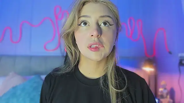 Sofly s online show from February 9, 2026, 11:52 am