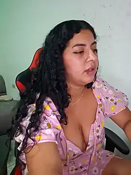 Snapshot of Mary_pinkish chatting on January 22, 2025, 2:37 am Mary pinkish online show from January 22, 2025, 2:37 am