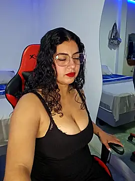 Snapshot of Mary_pinkish chatting on January 8, 2026, 12:49 am Mary pinkish online show from January 8, 2026, 12:49 am