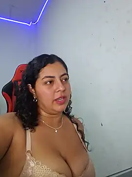 Snapshot of Mary_pinkish chatting on February 3, 2025, 11:47 pm Mary pinkish online show from February 3, 2025, 11:47 pm