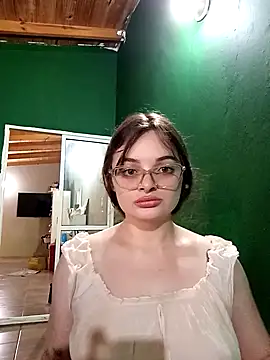 Emmacut online show from November 26, 2025, 7:14 pm