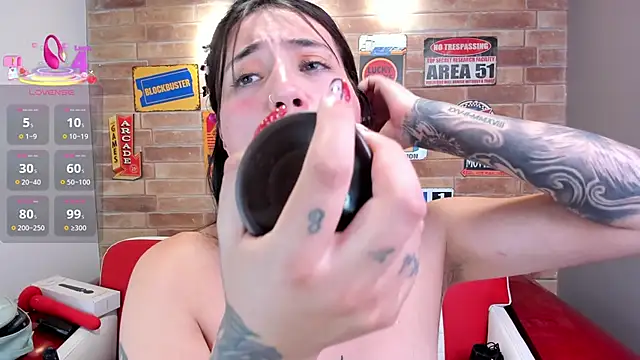 miss sharlotte18 online show from March 6, 2025, 12:10 am