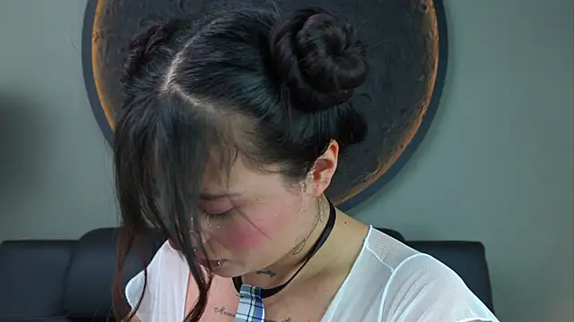 miss sharlotte18 online show from September 22, 2025, 6:03 pm