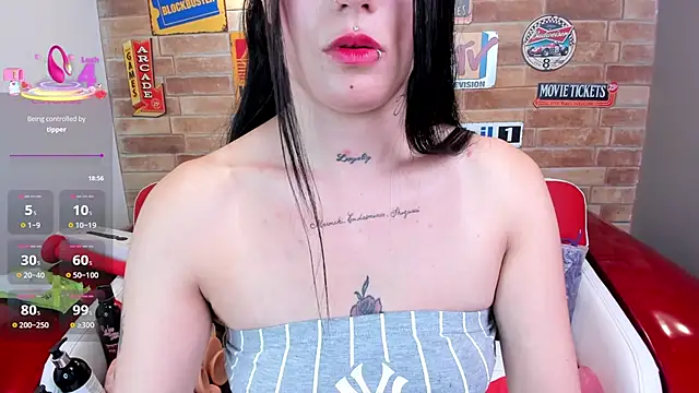 miss sharlotte18 online show from March 5, 2025, 6:01 pm