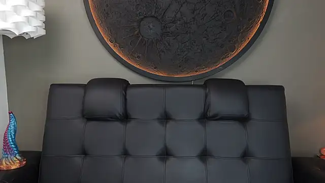 miss vaiolette online show from November 19, 2025, 11:10 am