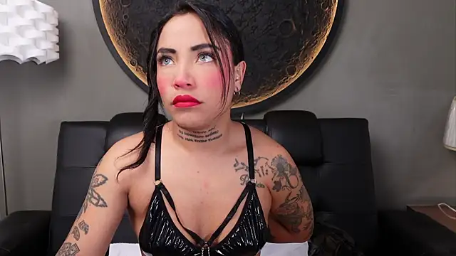 Snapshot of miss_vaiolette chatting on June 27, 2026, 11:05 am miss vaiolette online show from June 27, 2026, 11:05 am