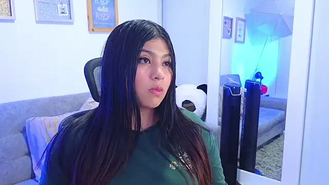 annylouis online show from November 15, 2025, 7:40 pm