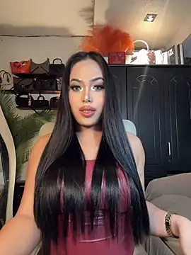 BigDominaMia online show from December 17, 2025, 11:37 am