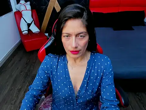 AnnyMilet  online show from July 2, 2026, 1:28 pm