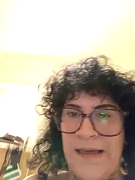 callmelouve online show from October 15, 2025, 6:05 pm