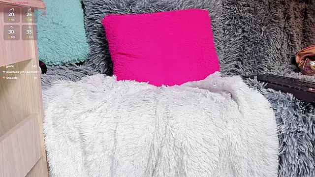 stelleknox  online show from March 1, 2025, 1:32 am