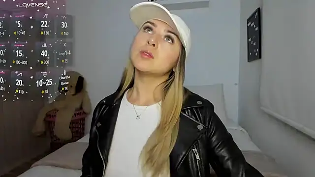 sophi mooreno online show from March 6, 2026, 1:11 am