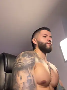 Snapshot of Frank_Farrell chatting on February 1, 2026, 9:13 pm Frank Farrell online show from February 1, 2026, 9:13 pm