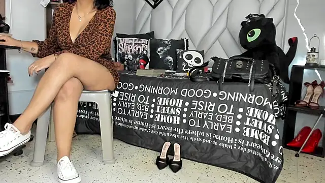Snapshot of MirandaHaguen chatting on June 26, 2026, 9:20 pm MirandaHaguen online show from June 26, 2026, 9:20 pm