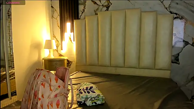 mollieblue69 online show from December 2, 2025, 3:58 pm