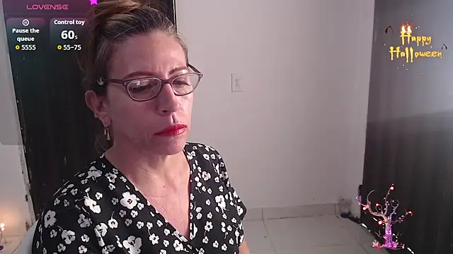 Chayla Ruiz online show from November 6, 2025, 11:36 am