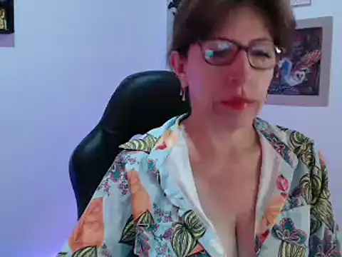 Snapshot of Chayla_Ruiz chatting on February 13, 2025, 12:00 pm Chayla Ruiz online show from February 13, 2025, 12:00 pm