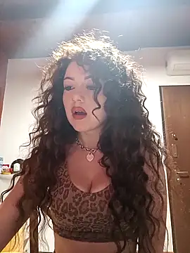 CurlyElisa online show from April 7, 2026, 10:55 pm