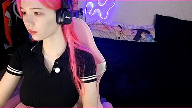 Snapshot of Maya_Viola chatting on October 12, 2025, 6:26 am Maya Viola online show from October 12, 2025, 6:26 am