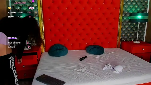 VallerieJones online show from October 17, 2025, 8:28 am