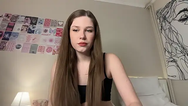 LisaSweetie online show from May 26, 2026, 7:23 pm