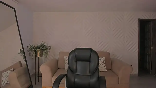 KateSunder online show from March 13, 2026, 11:37 am