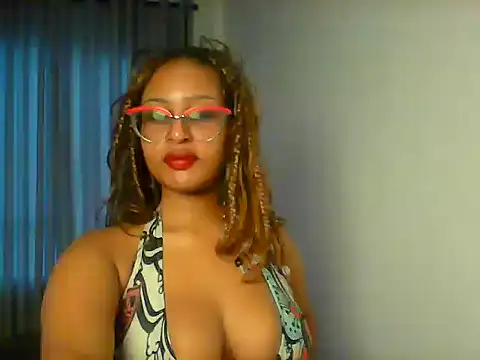 Snapshot of lina_pretti chatting on October 10, 2025, 4:46 am lina pretti online show from October 10, 2025, 4:46 am