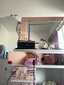 jailyncam  online show from November 6, 2025, 1:15 pm