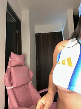 jailyncam  online show from June 20, 2026, 5:40 pm