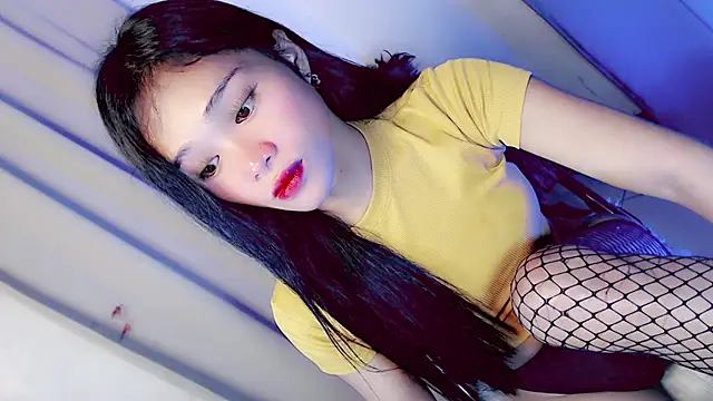 Snapshot of amomentoflust69 chatting on February 17, 2026, 5:05 am amomentoflust69 online show from February 17, 2026, 5:05 am