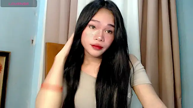 Snapshot of amomentoflust69 chatting on July 5, 2026, 10:33 am amomentoflust69 online show from July 5, 2026, 10:33 am