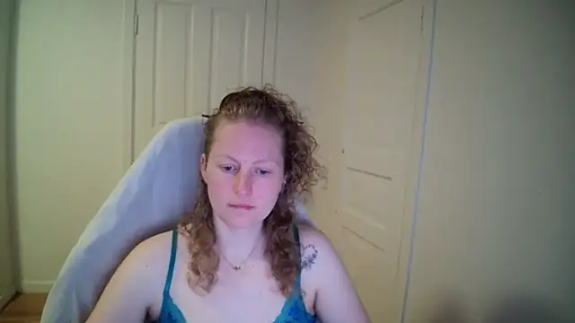 Girlnina-1995 online show from March 23, 2026, 8:36 am